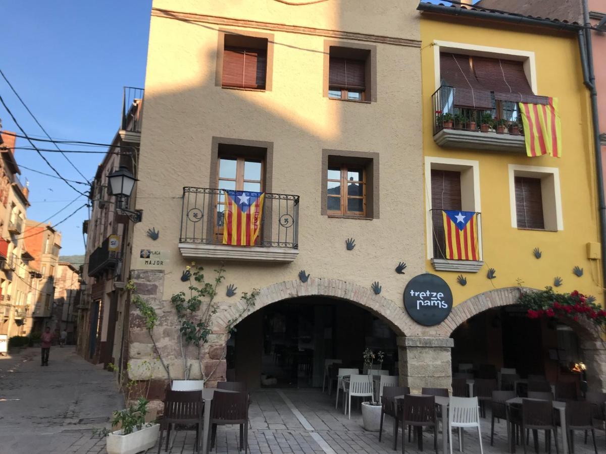 Apartaments Cal Trumfo Прадес Екстериор снимка